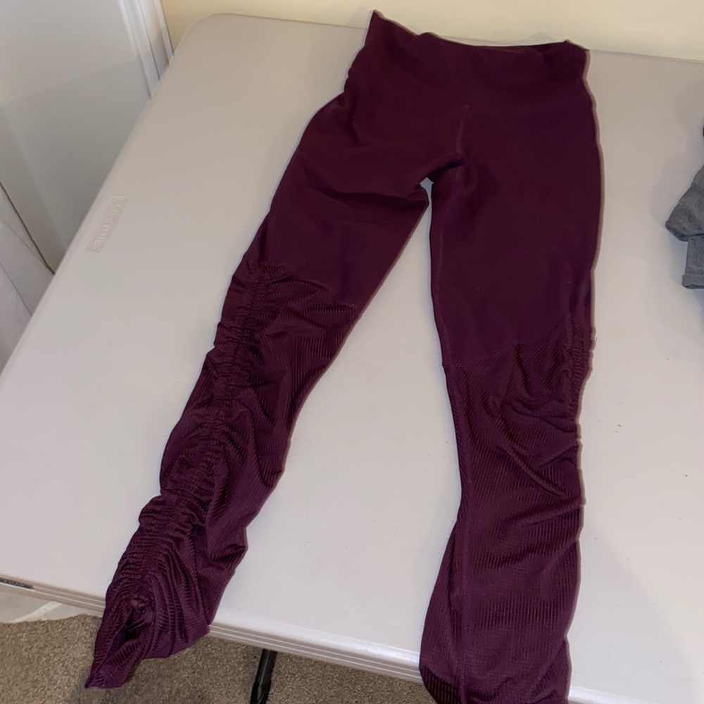 Fabletics maroon synch leggings